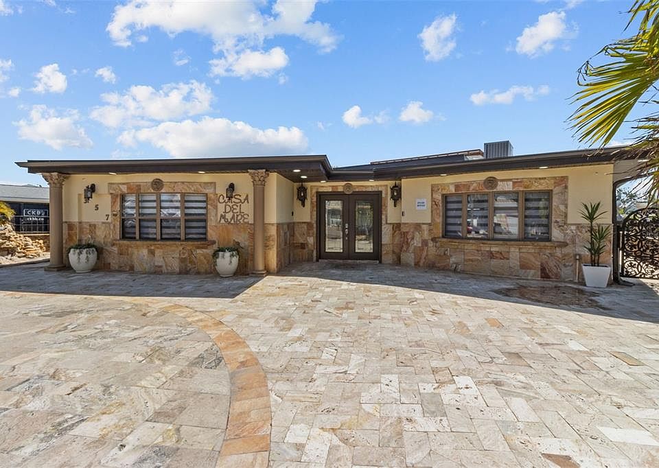 1st image of 357 La Hacienda Dr
