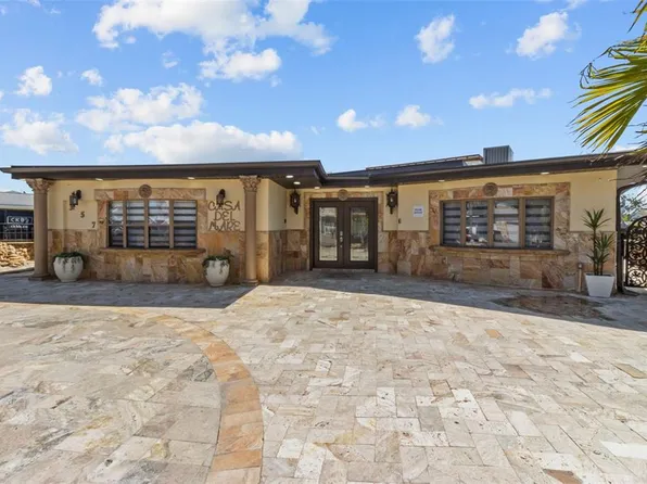 357 La Hacienda Dr, Indian Rocks Beach, FL 33785