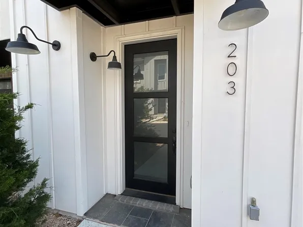 12001 Vista Parke Dr Unit 203, Austin, TX 78726
