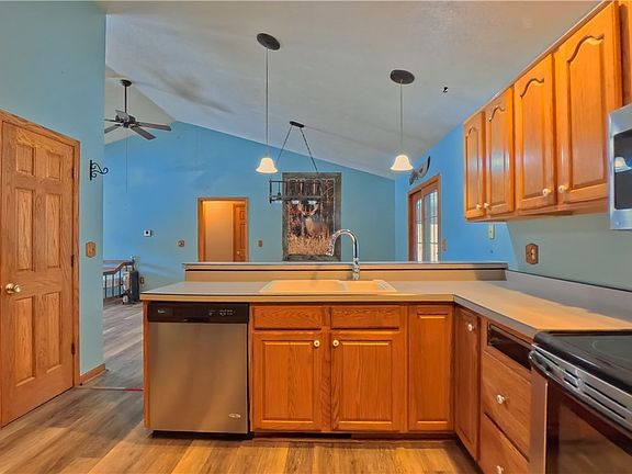5th image of 48276 Dyke Rd