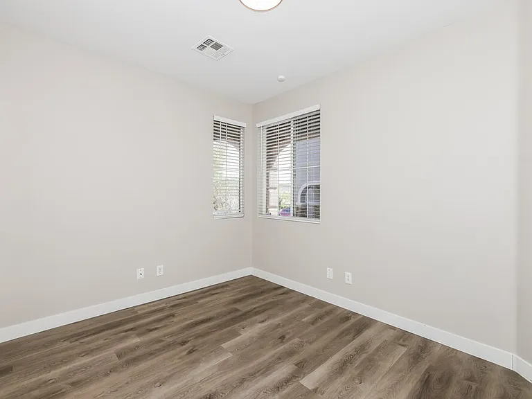 9327 Wishing Creek Ave — Photo 14