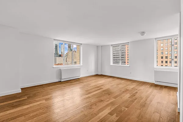 Rented by Sotheby's International Realty | media 18