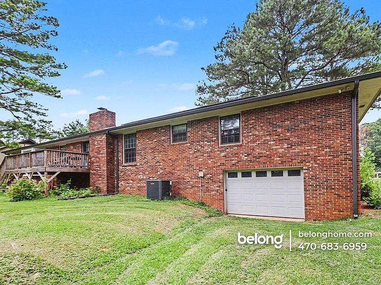 135 Marilyn Dr E — Photo 12