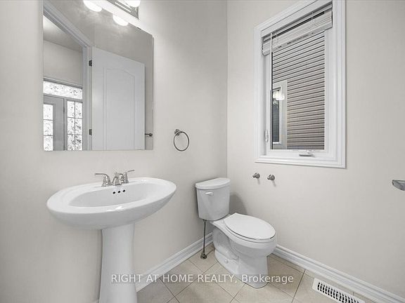 5th image of 605 Silver Spruce Way