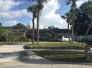 8004 Lago Vista Dr, Tampa, FL 33614