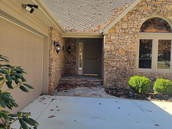2nd image of 148 Lakewood Dr