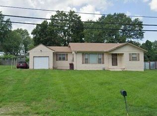 1748 Berry Rd, Independence, MO 64057