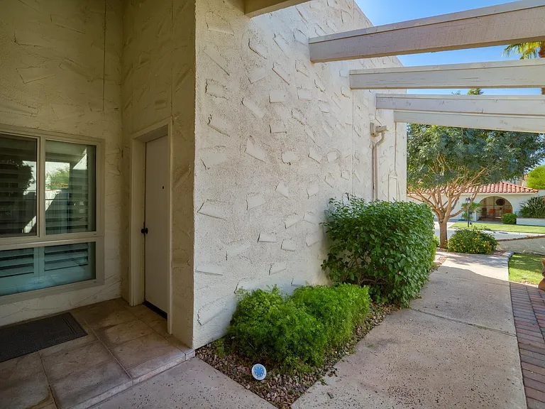 5519 N 71st Pl — Photo 11