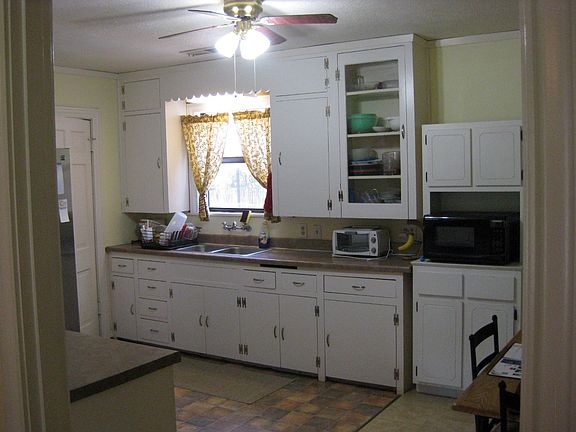 3rd image of 2513 Bridwell St