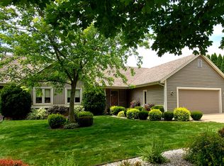 8001 S 55th St, Franklin, WI 53132