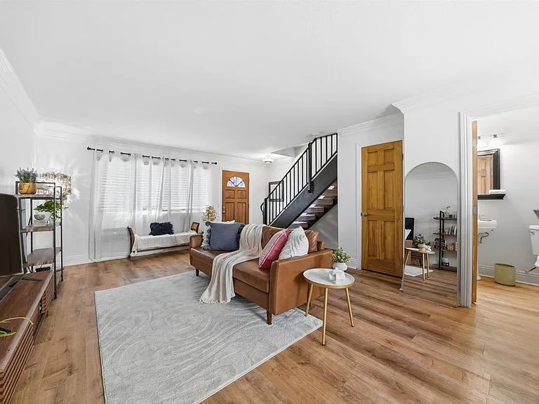 5505 Adelaide Ave #14 — Photo 3
