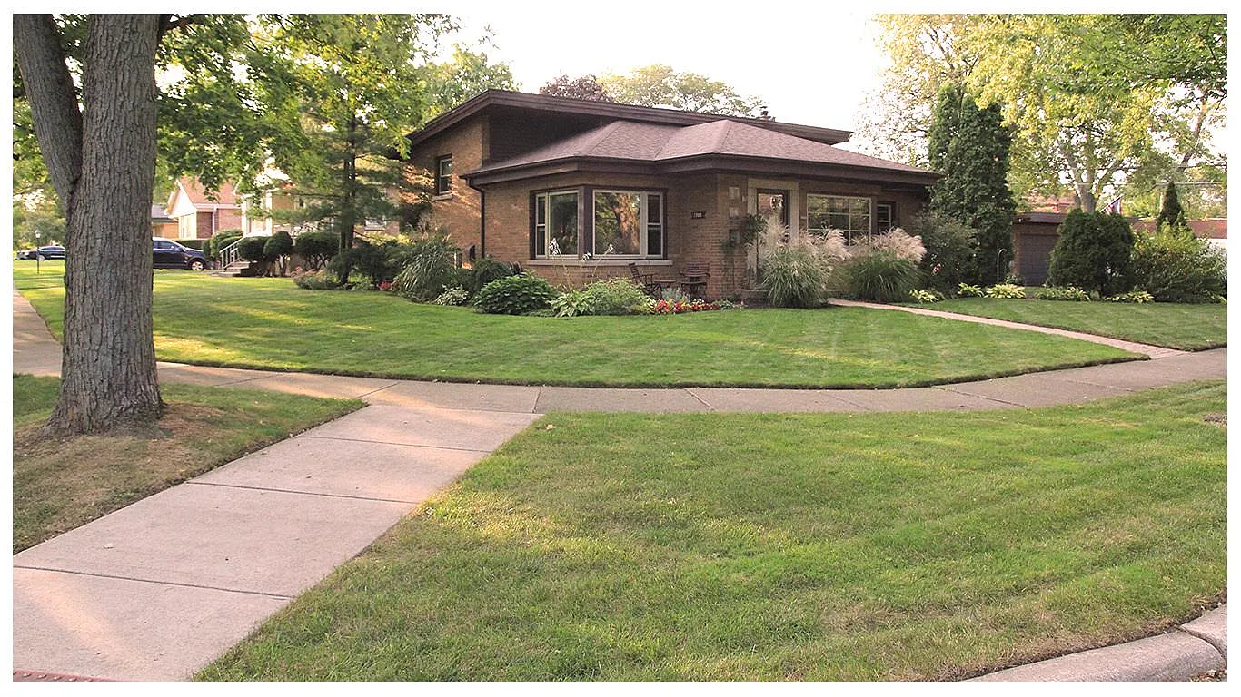 1700 Evergreen Rd photo 1