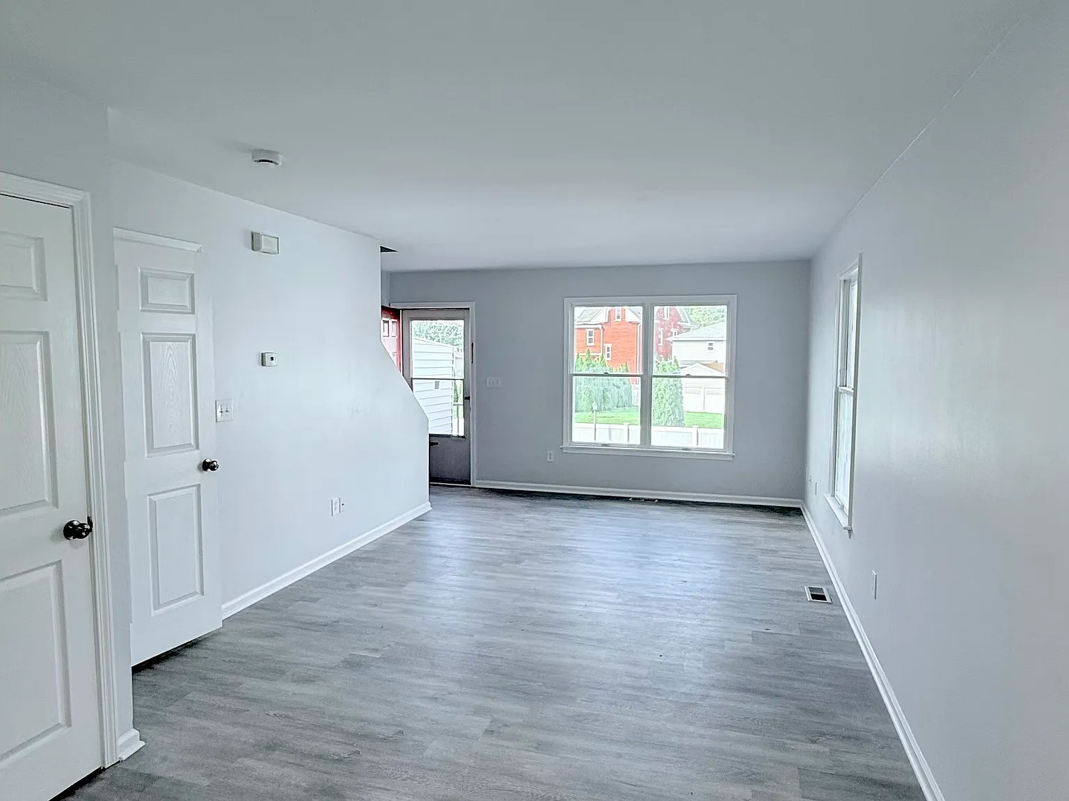 2 bed, 930 sqft, $2,200 — Photo 4