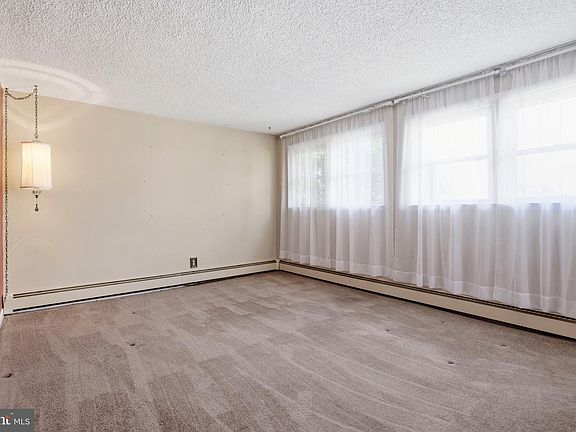 5th image of 2704 Quaint St