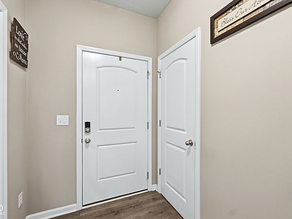 4th image of 6617 Laredo Dr