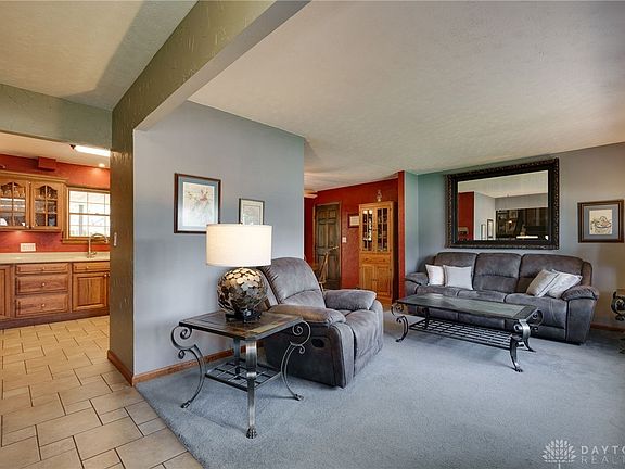 4th image of 305 Mound St