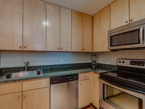 5th image of 314 N Broadway Ave #605