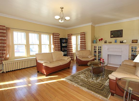 2nd image of 626 Lathrop Ave
