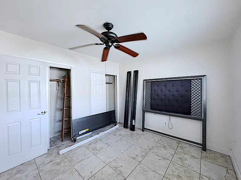 511 SE 2nd Ave #2 — Photo 18