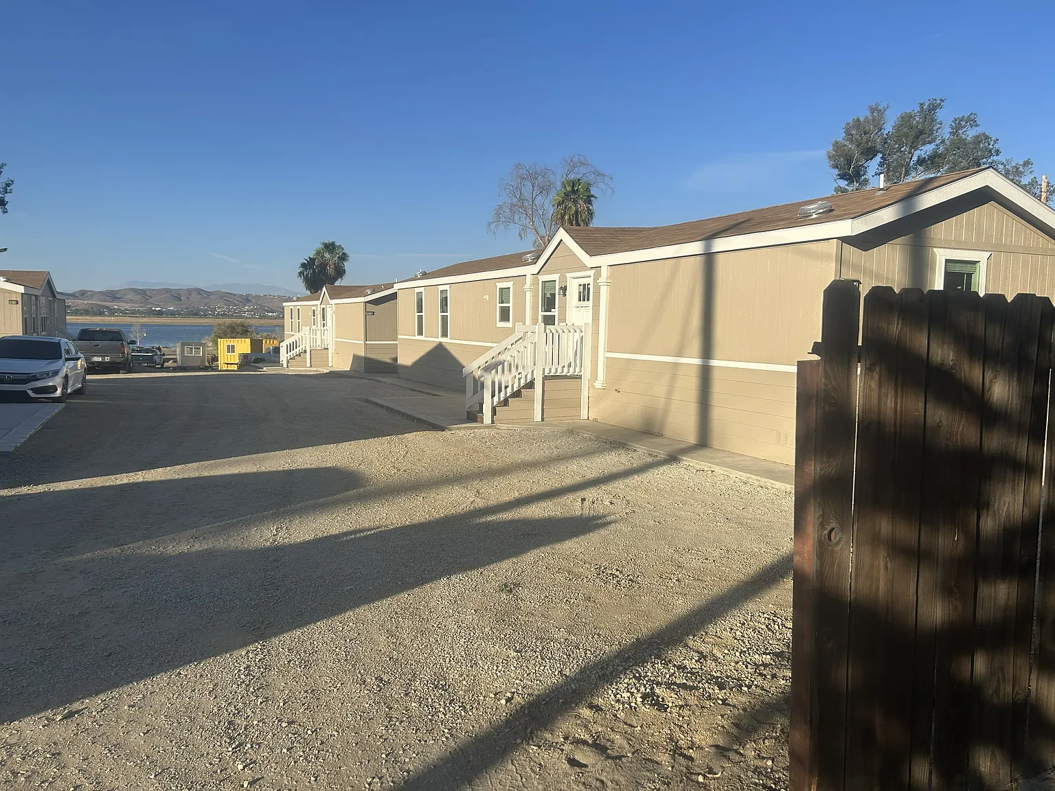 3 bed, 1000 sqft, $2,300 — Photo 2