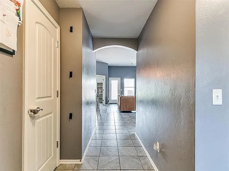 9524 SW 29th Ter — Photo 3