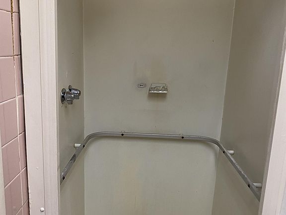 5th image of 221 Atwood St APT G