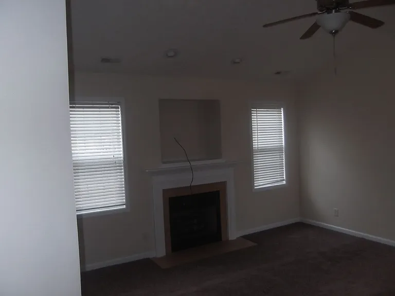 1250 Mingary Ave — Photo 7