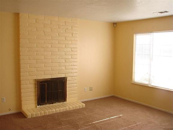 3rd image of 2142 Newbury Cir