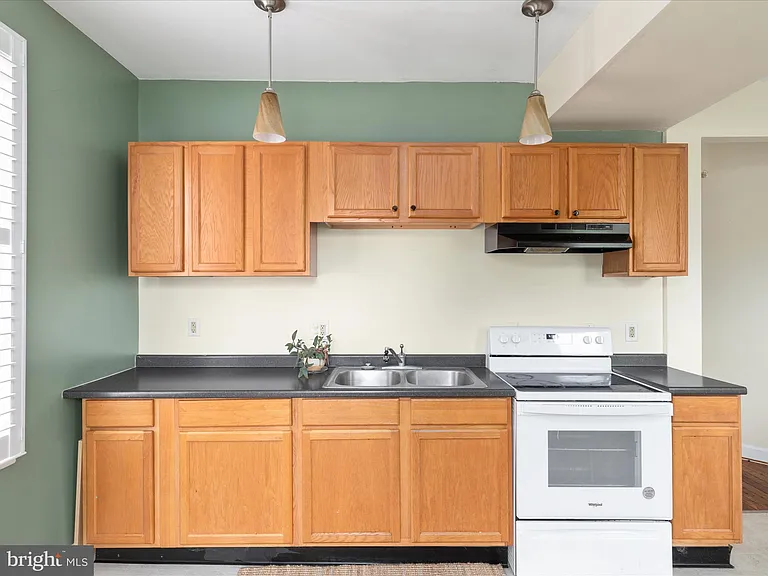 401 E Main St #A — Photo 3