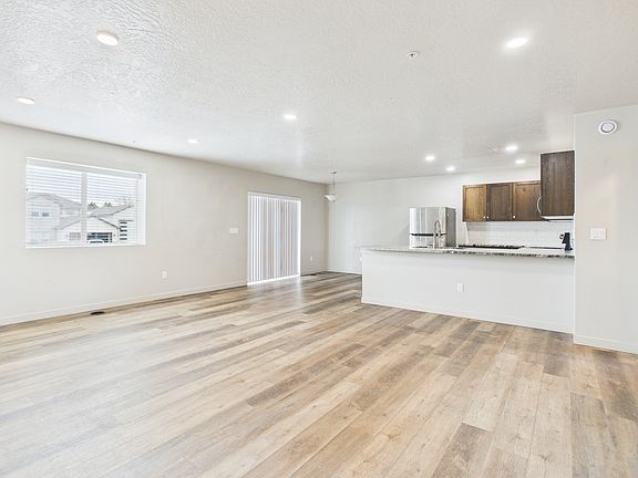 3rd image of 613 Amber St #101
