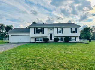 212 Kimrich Cir N, Valparaiso, IN 46385