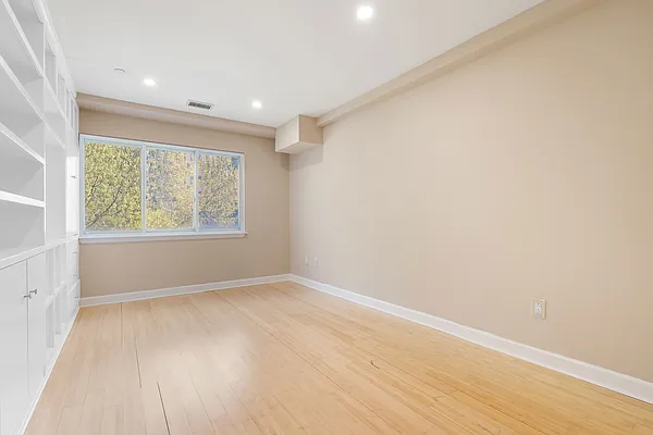 Rented by Corcoran | media 21
