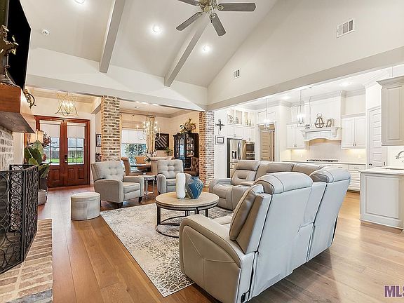 4th image of 14088 Twin Lakes Dr