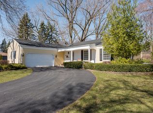 25W190 39th St, Naperville, IL 60563