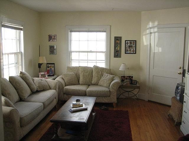 204 A (downstairs apt) living room