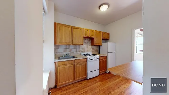 Rented by Bond New York | media 7