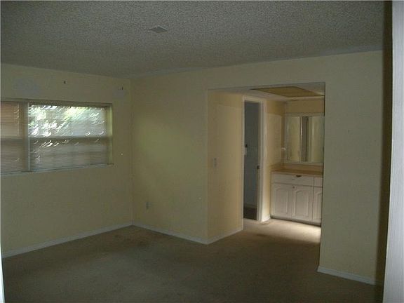 3rd image of 6791 Tamarind Cir