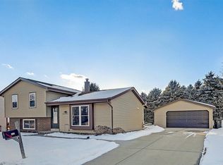 122 S Moreland Blvd, Waukesha, WI 53188