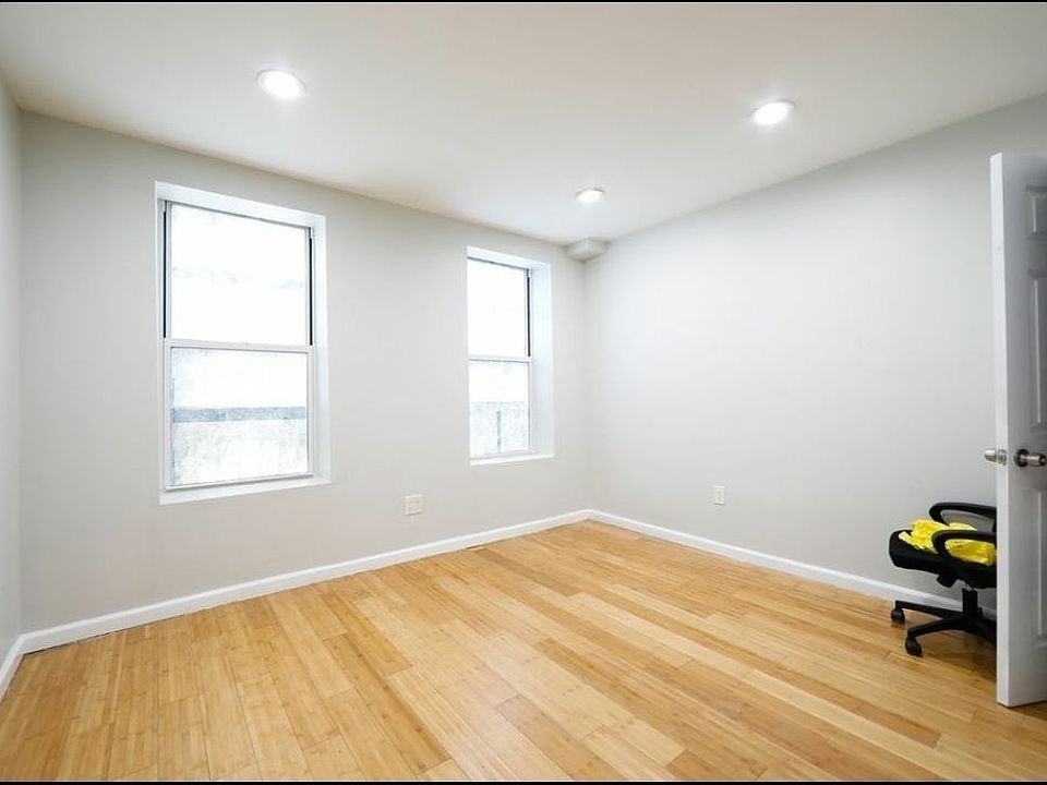 2nd image of 776 Onderdonk Ave #1B