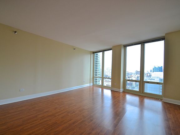 4th image of 345 N Lasalle Blvd #1902