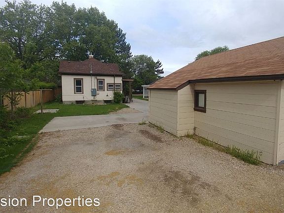 4th image of 1605 Arlington Ave #B