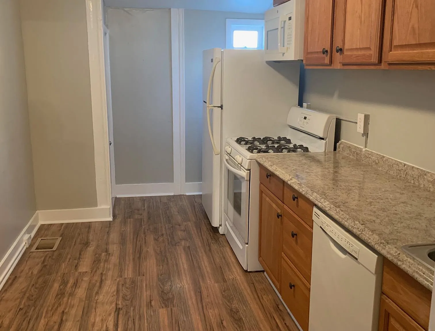 1 bed, 1000 sqft, $1,725 — Photo 4