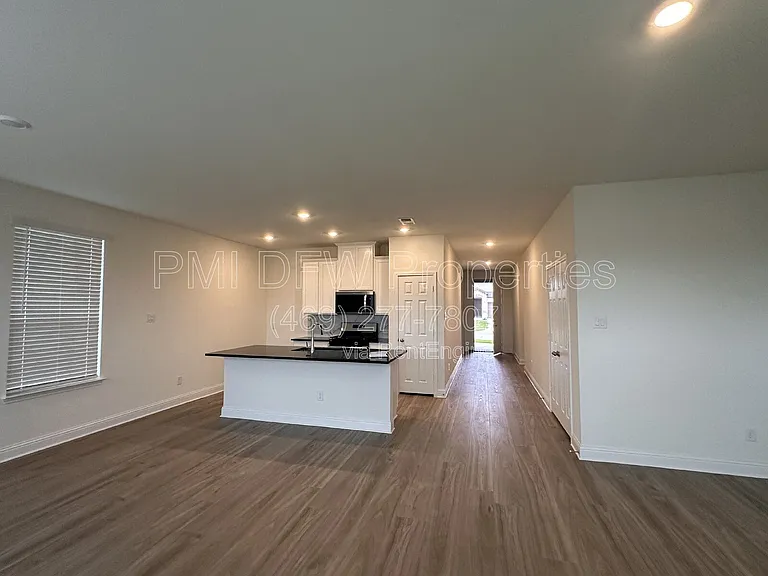 649 Saxony Dr — Photo 13