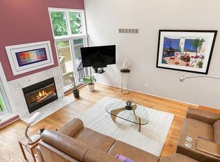 4397 Rolling Pine Dr, West Bloomfield, MI