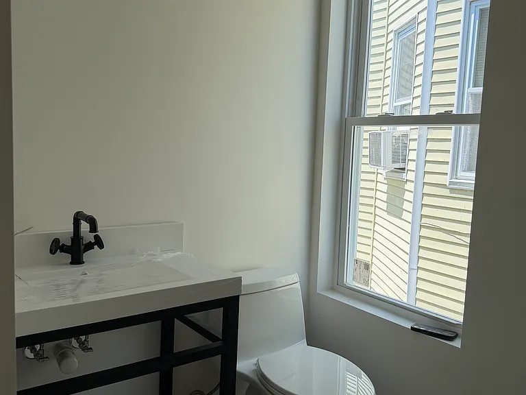 82 Marion St #22 — Photo 6