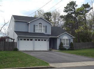 132 Spinnaker Ave, Manahawkin, NJ 08050
