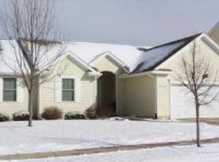 1926 W 56th Ct, Davenport, IA 52806