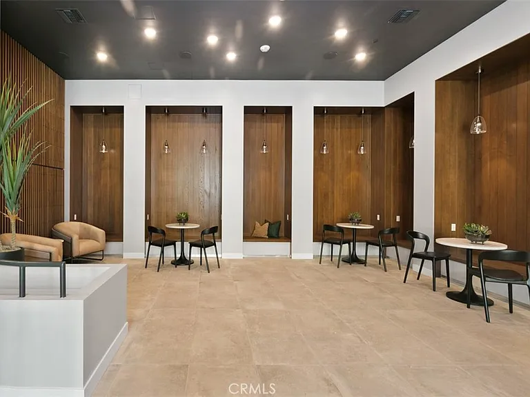 1407 Rivington — Photo 29