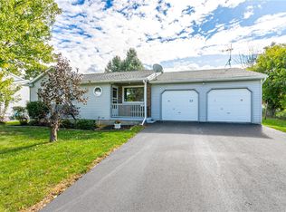 125 Raintree Ln, Hilton, NY 14468