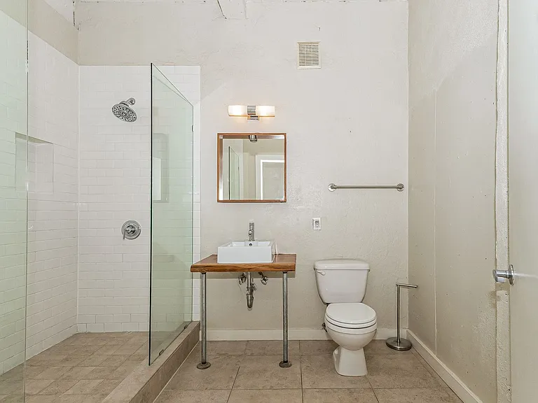 3240 Peralta St #10 — Photo 19
